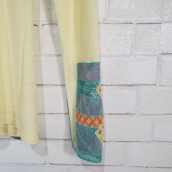 BKE light yellow long sleeve top - Picture 11 of 15